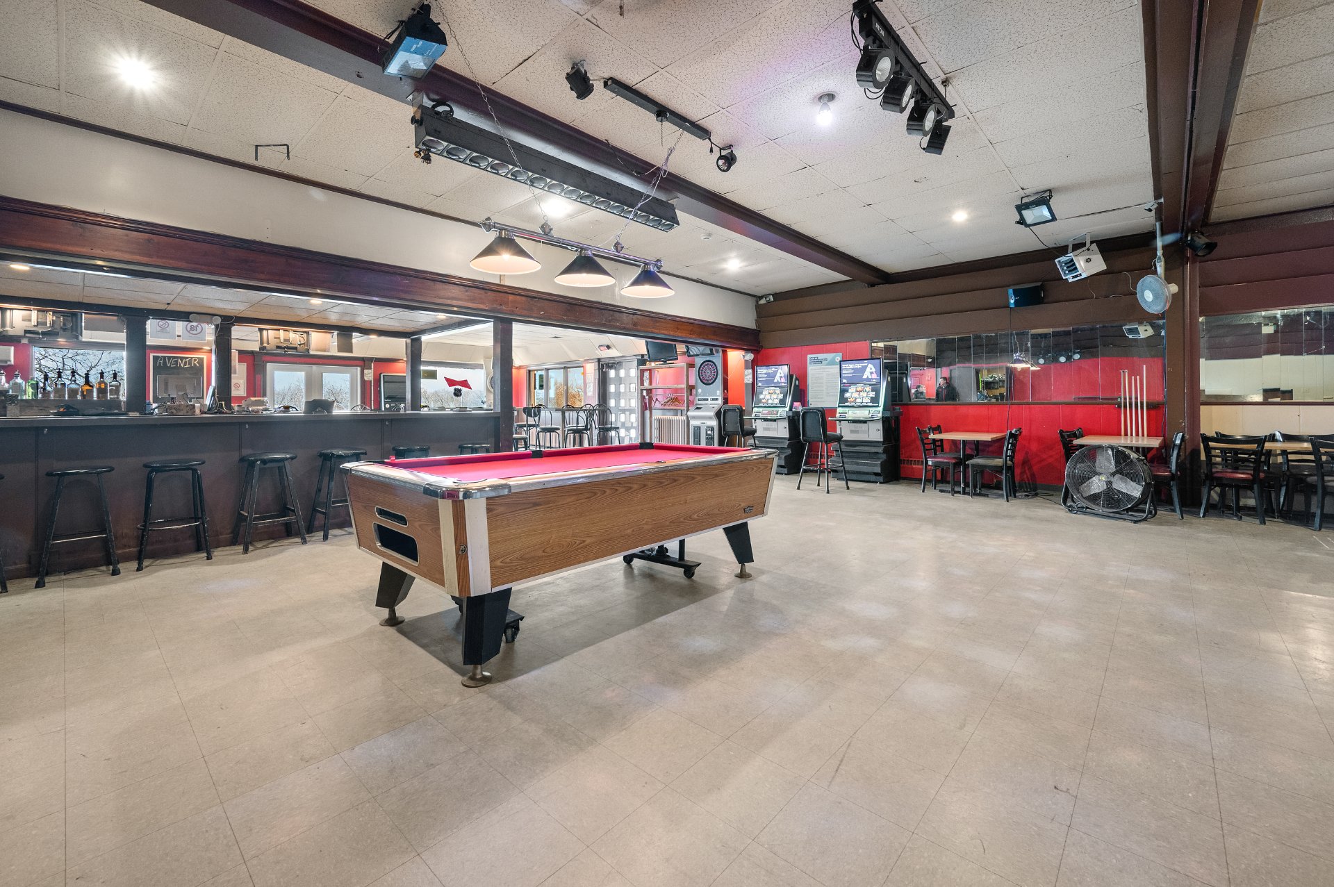 Bar